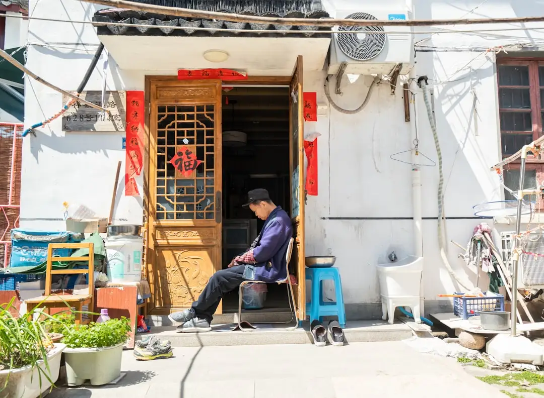 商业建筑空调温控器与新风系统联动控制方案详解