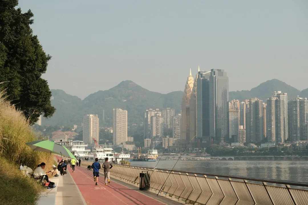 2024年上海商业大楼空调温控器与电动窗帘电机联动节能案例分析